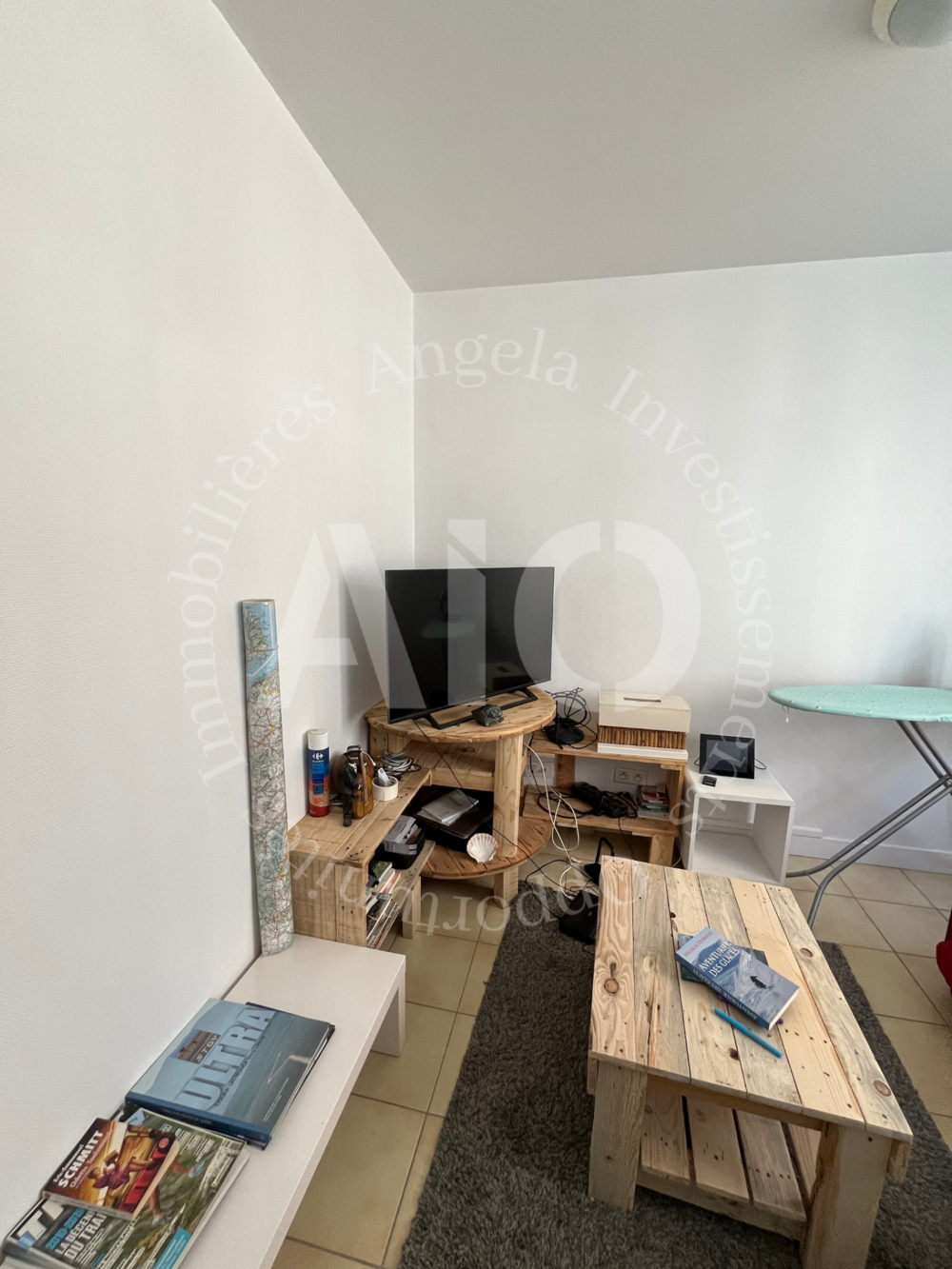 Vente Appartement À vendre   Appartement T3 lumineux avec un jardin d'hiver en rez-de-chaussée situé en centre ville Vindry surturdine