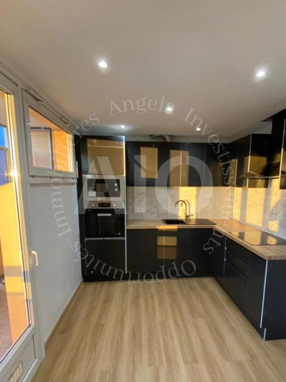 Appartement T4 de 83 m2 avec balcon, cave et parking situé Boulevard des Provinces Sainte Foy Lès Lyon 69110