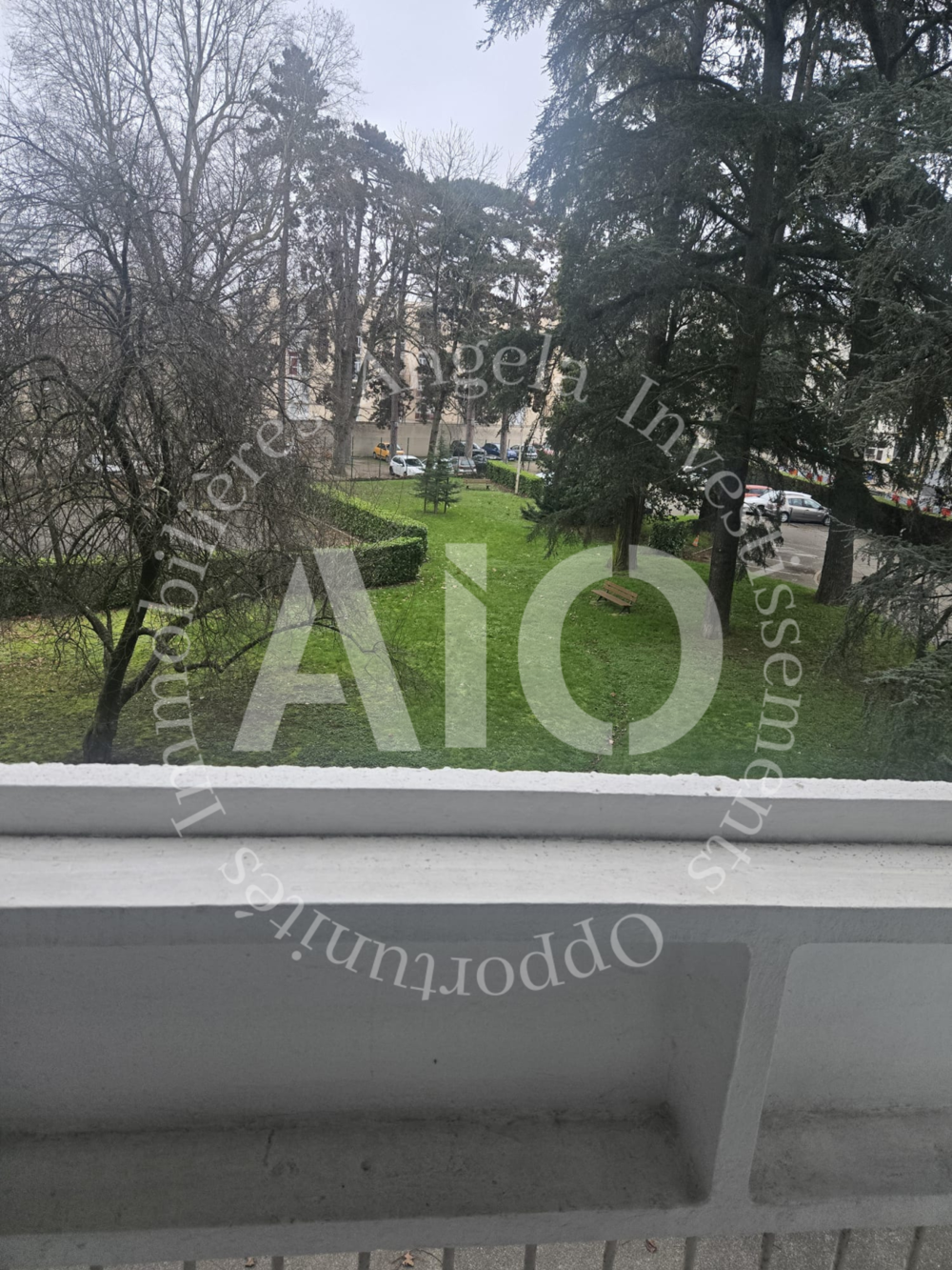 Appartement T5 pièces avec balcons, cave et stationnement Avenue de la République à Tassin-la-Demi-Lune