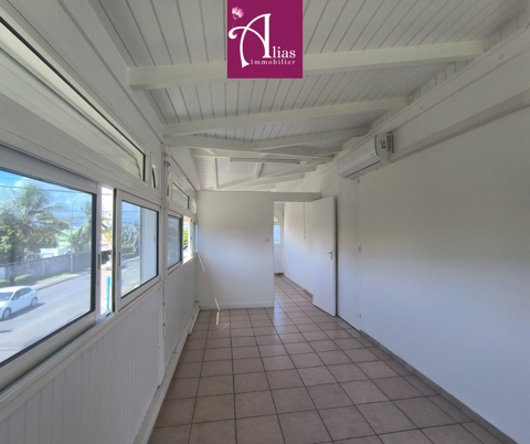 &Agrave; louer - Local professionnel 25 m2   Trioncelle, Baie-Mahault   Proche Destreland 710 97122 Baie mahault