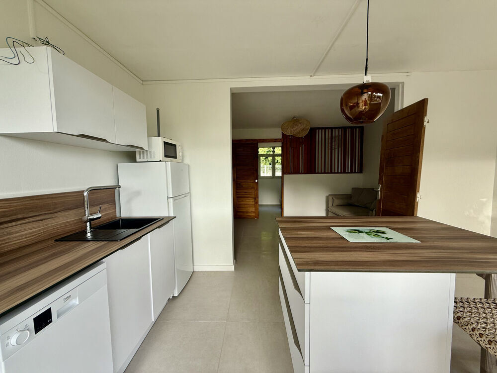 Location Appartement APPARTEMENT T2 BIS RÉNOVÉ MEUBLÉ BAS DU FORT - PARKING - CITERNE Le gosier