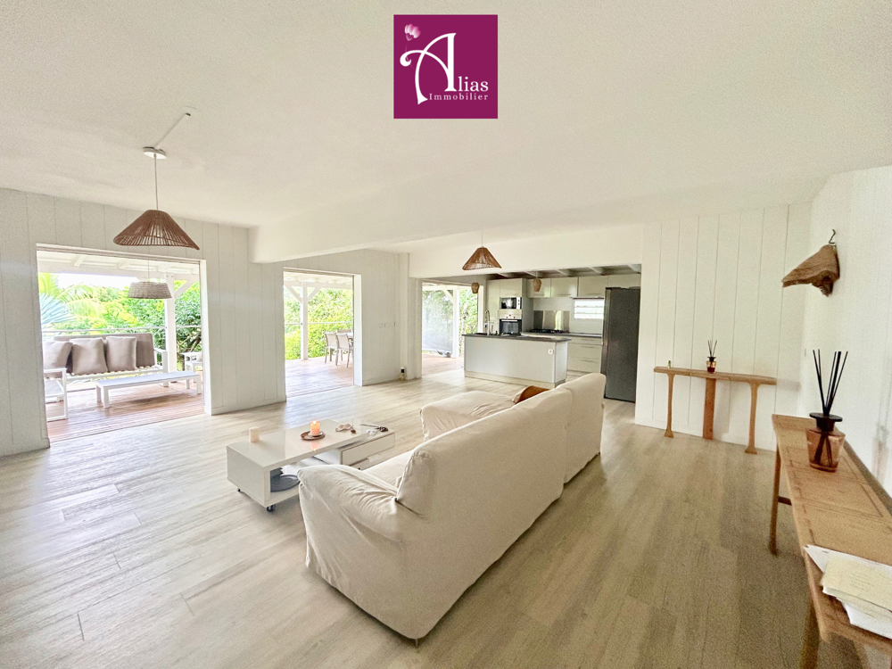 Bas de Villa F3 meublé de 110 m2 eau/edf inclus - Calvaire BAIE-MAHAULT
