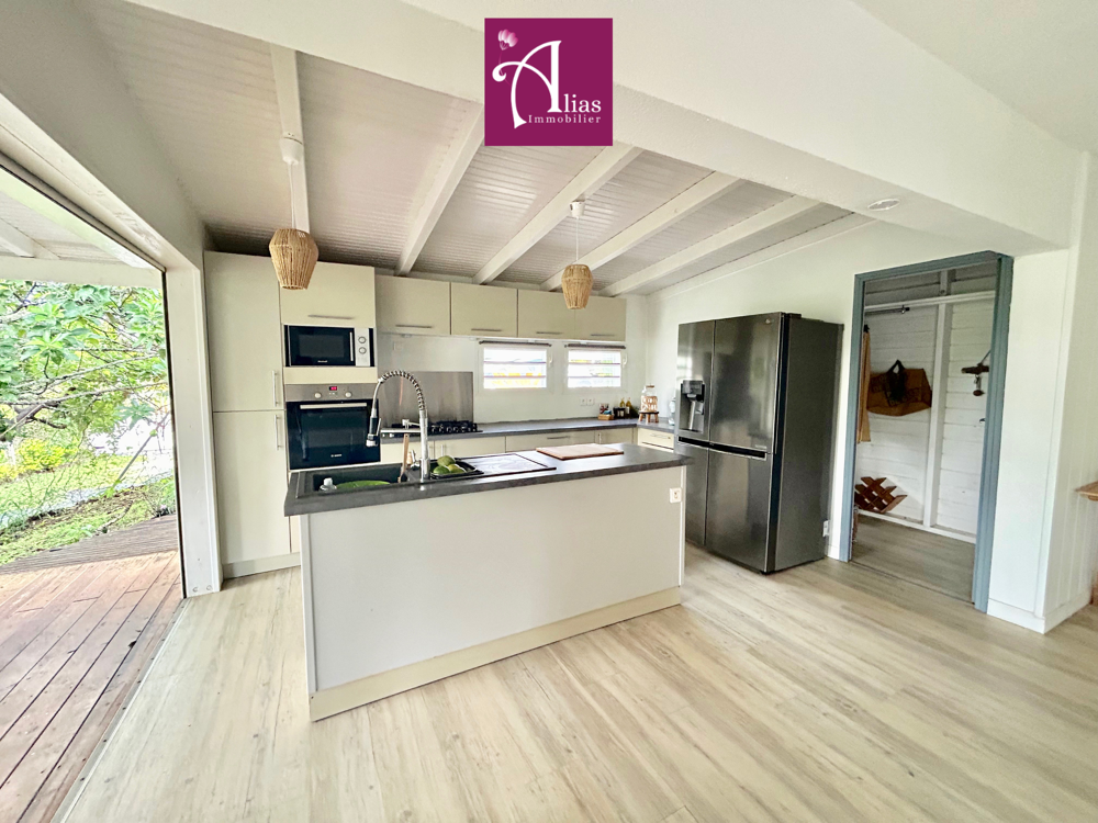 Bas de Villa F3 meublé de 110 m2 eau/edf inclus - Calvaire BAIE-MAHAULT