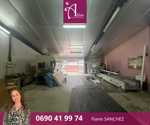 &Agrave; louer - Entrep&ocirc;t 210 m2 - Belle hauteur sous plafond - ARNOUVILLE 3035 97170 Petit bourg