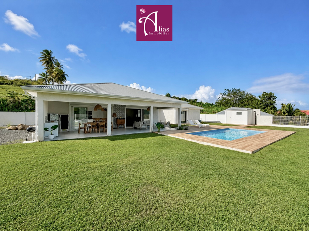 Villa contemporaine F6 de 205 m2 avec piscine à Duquerry Petit-Bourg