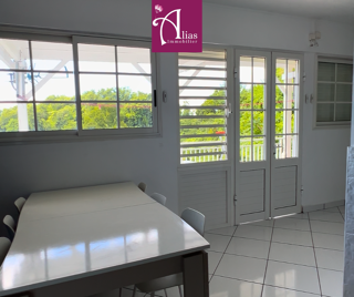  Appartement à louer 5 pièces 90 m²