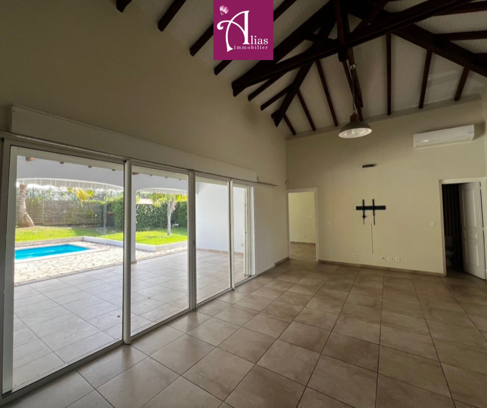 À louer - Maison F4 avec piscine non meublée - Houelbourg SUD - Baie-Mahault