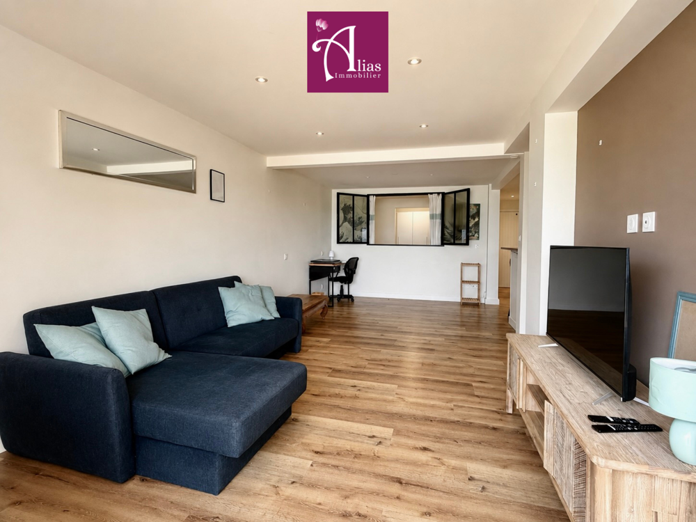 À VENDRE - Appartement d'exception meublé et rénové avec jardin privatif en front de mer