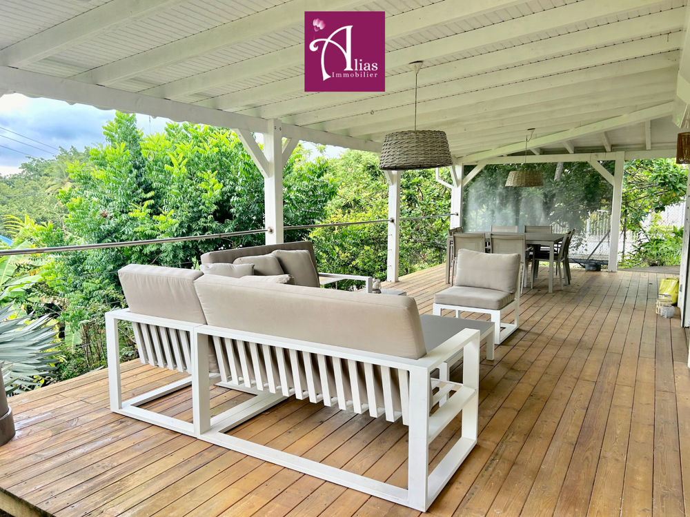 Bas de Villa F3 meublé de 110 m2 eau/edf inclus - Calvaire BAIE-MAHAULT