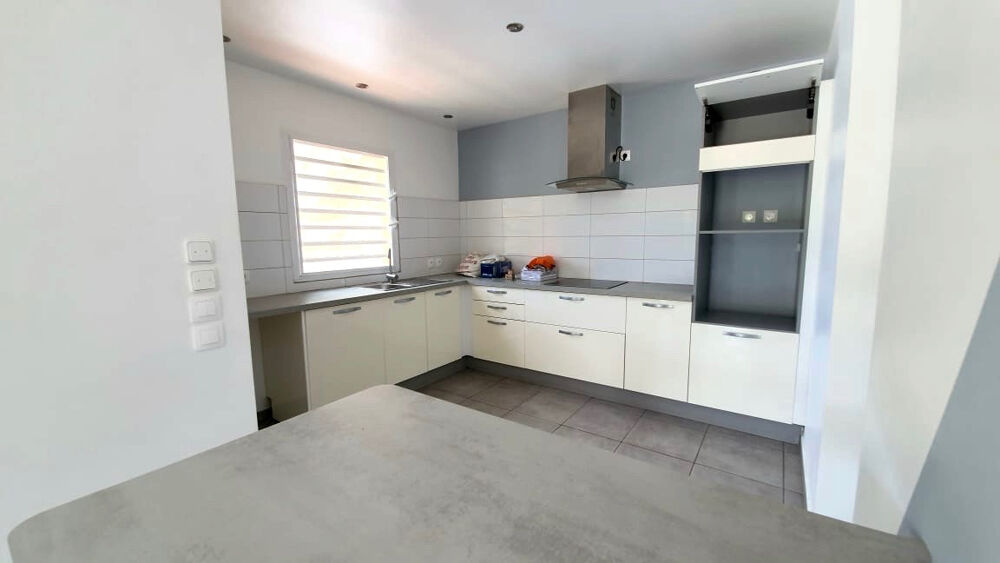 Maison F4 plain pied à BESSON