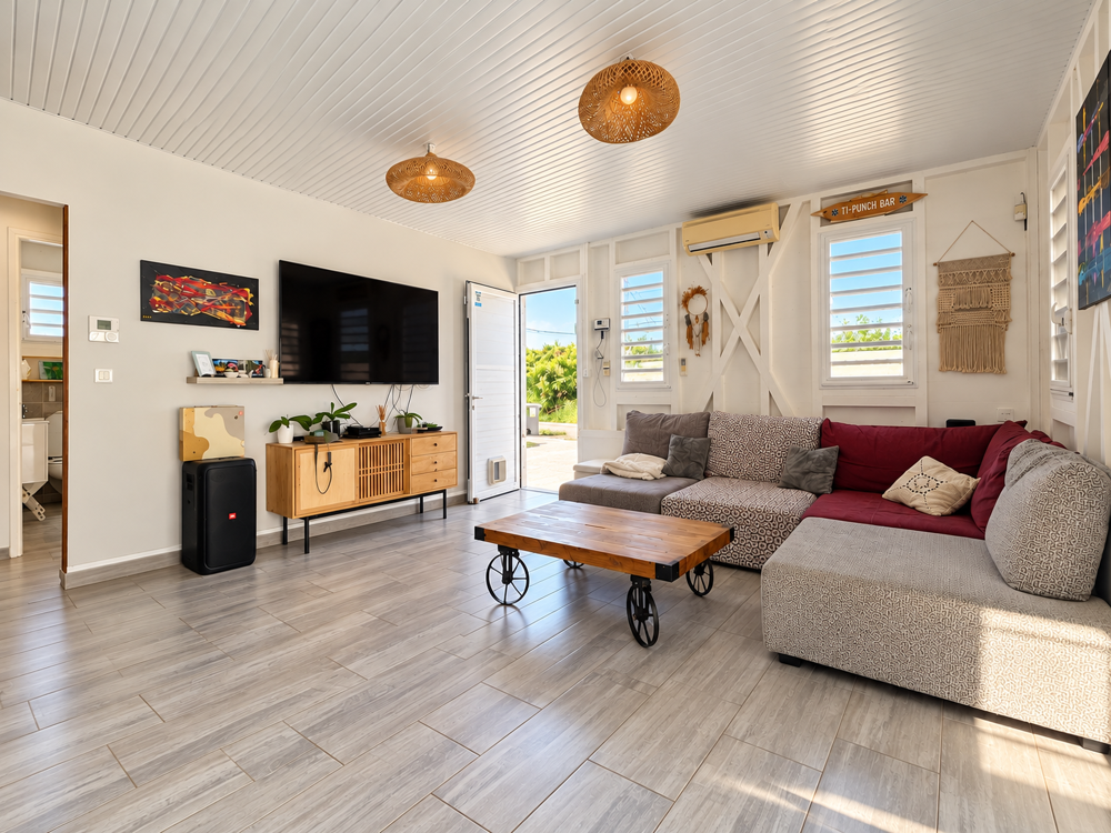 Vente Maison Maison F3 avec piscine et plage à pieds - Anse à la barque St francois