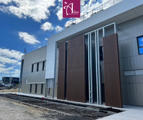   � Louer - Local commercial 220m2 RDC - Neuf - Jarry 