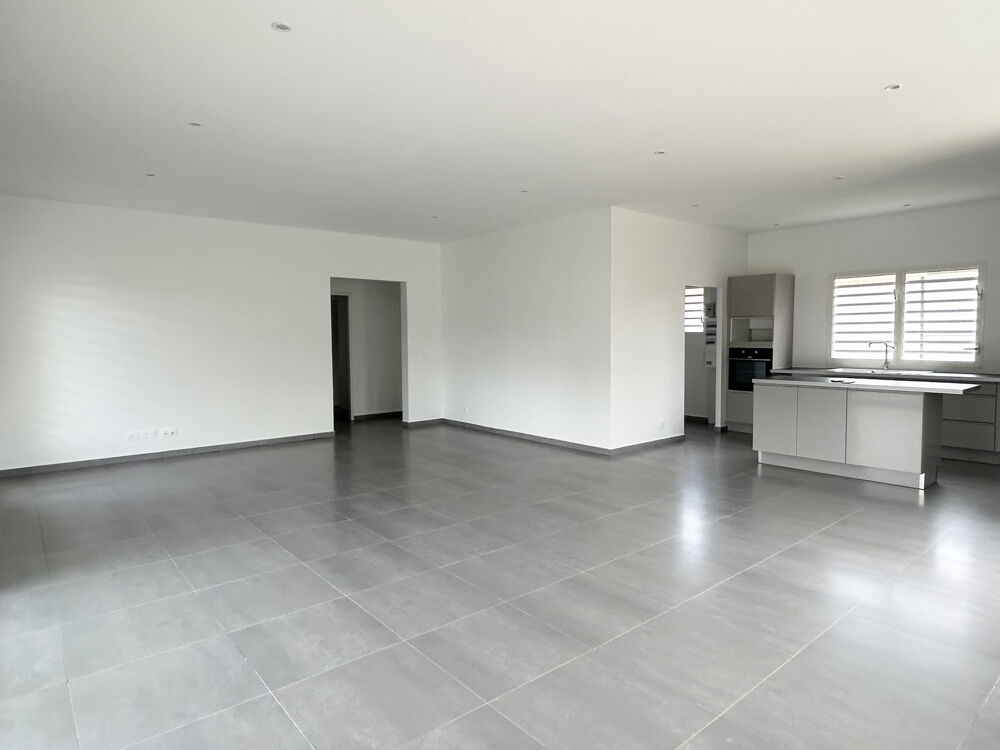 A LOUER GRANDE VILLA F5 RECENTE DE 150M2 A MONTEBELLO - PETIT BOURG