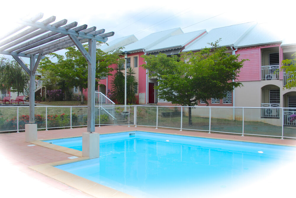 Location Appartement Location F3 meublé avec 2 salles de bains Baie mahault