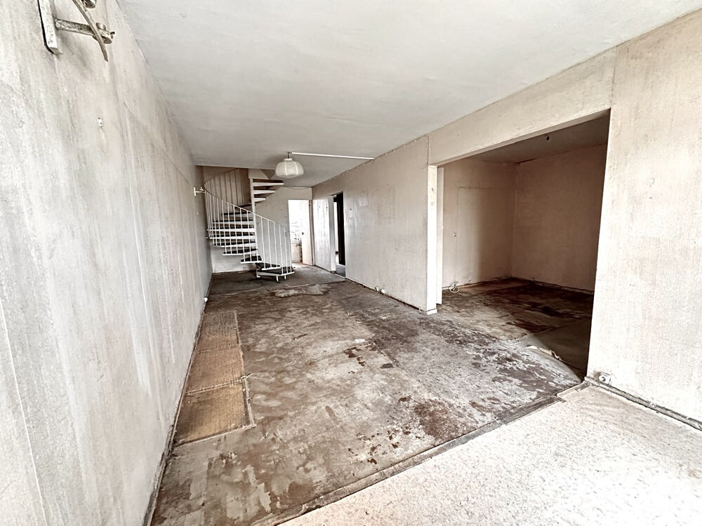 Vente Appartement A VENDRE T5 DUPLEX de 98 m2 à RENOVER - Tour Anquetil 4 - LES ABYMES Les abymes