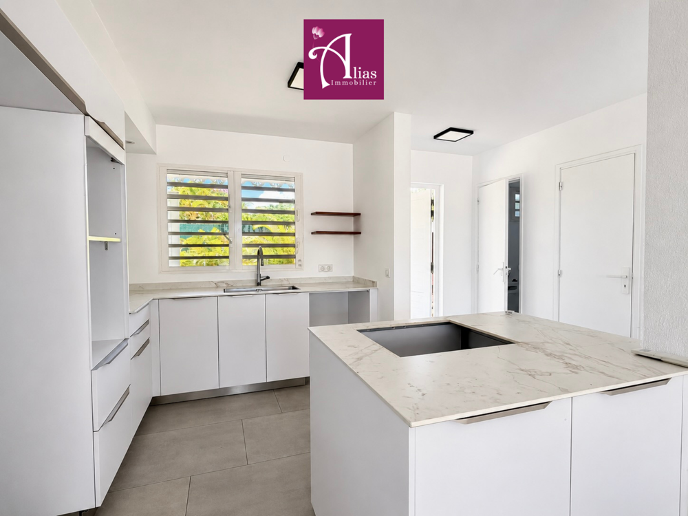 Vente Maison À VENDRE Maison mitoyenne F4 de standing avec piscine dans une résidence privée - coup de coeur assuré Petit bourg