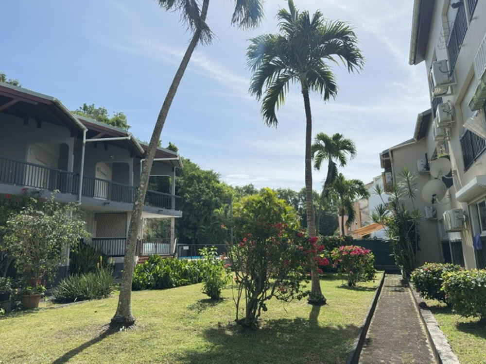 Studio rentable avec piscine et parking Bas-du-Fort, Le Gosier Rentabilité brute 7,32 %