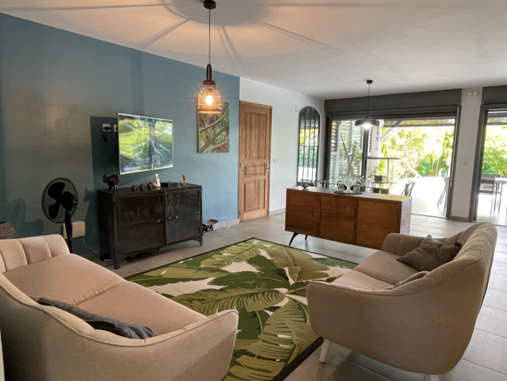 Location Maison LOCATION VILLA F6 MEUBLEE avec Piscine, garage et bungalow F2 (entr jardin et piscine inclus) Baie mahault