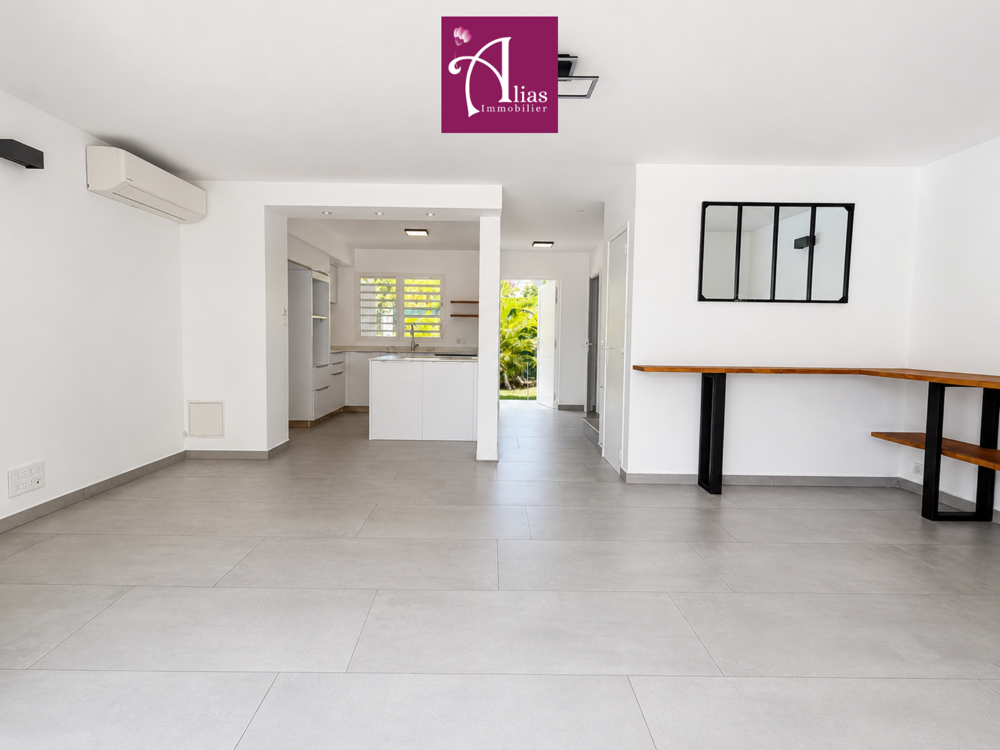 Vente Maison À VENDRE Maison mitoyenne F4 de standing avec piscine dans une résidence privée - coup de coeur assuré Petit bourg