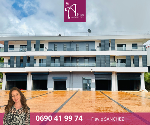 Local commercial &agrave; louer de 45 m2 &agrave; Saint-Claude - Id&eacute;al pour commerce de proximit&eacute; 1005 97120 St claude