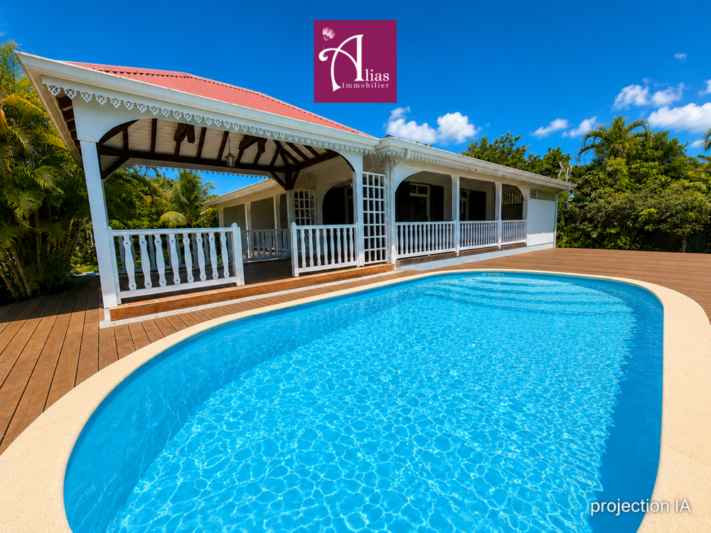À vendre Maison à rénover F5 de 125 m2 avec piscine sur 1 001 m2 de terrain Fort potentiel - Secteur La Jail