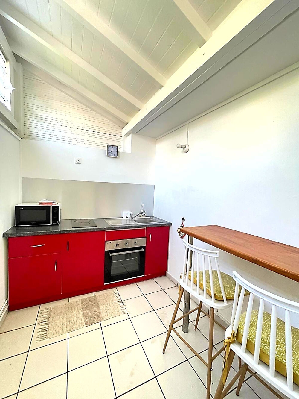 Appart T3 duplex meublé centre Basse-Terre eau/élect inclus