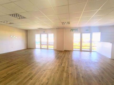 Local de 92m2 &agrave; Nolivier  - au 1er &eacute;tage sans ascenseur 1165 97115 Sainte rose