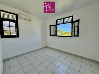  Appartement à louer 3 pièces 80 m²