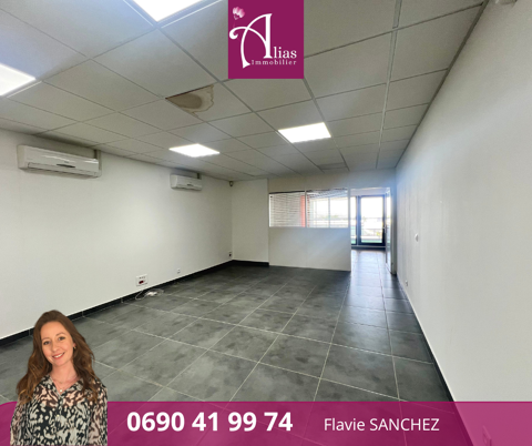 &Agrave; louer - Local 52m2 - 2&egrave;me &eacute;tage avec ascenseur, vue mer - Jarry 1196 97122 Baie mahault