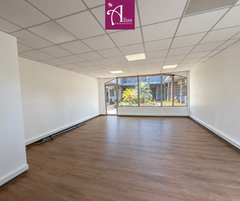 &Agrave; louer   Local de 40 m2, rez-de-chauss&eacute;e   Enti&egrave;rement r&eacute;nov&eacute;   Morne Vergain, Les Abymes 850 97139 Les abymes