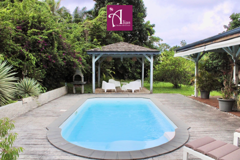   Villa F5 meublée avec piscine sur une jolie propriété dans les hauteurs de Valombreuse Maison - 5 pièce(s) - 125 m²