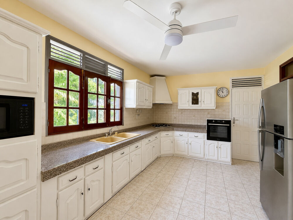 Vente Maison À VENDRE - Maison avec potentiel constructible sur un terrain de 1280 m2 à PETIT-BOURG Petit bourg