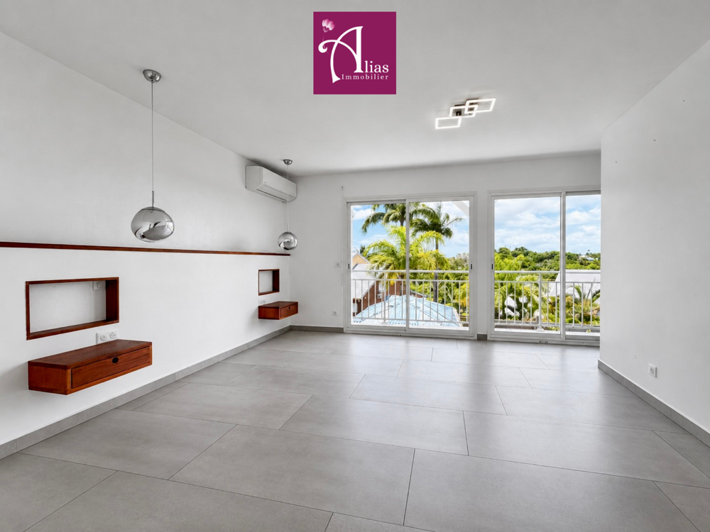 Vente Maison À VENDRE Maison mitoyenne F4 de standing avec piscine dans une résidence privée - coup de coeur assuré Petit bourg