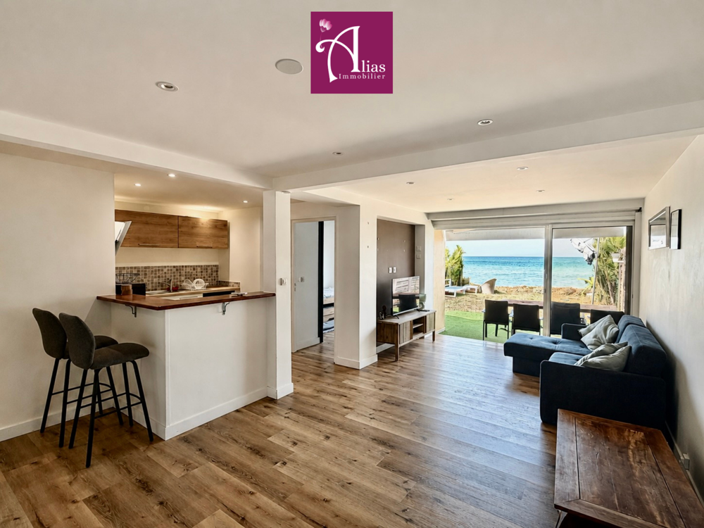 À VENDRE - Appartement d'exception meublé et rénové avec jardin privatif en front de mer