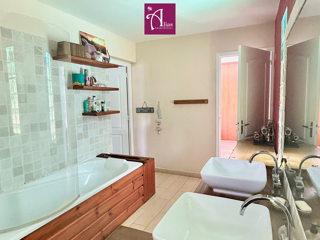  Maison � vendre 5 pi�ces 155 m� Le gosier