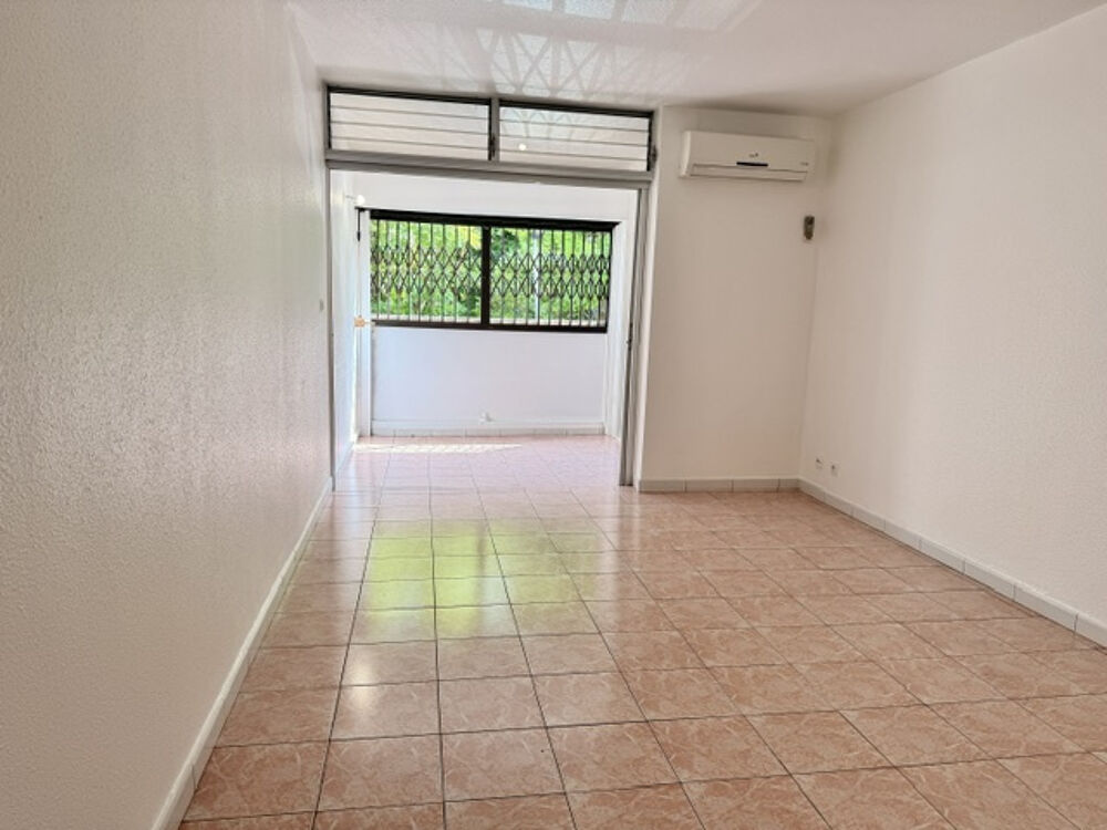 Studio rentable avec piscine et parking Bas-du-Fort, Le Gosier Rentabilité brute 7,32 %