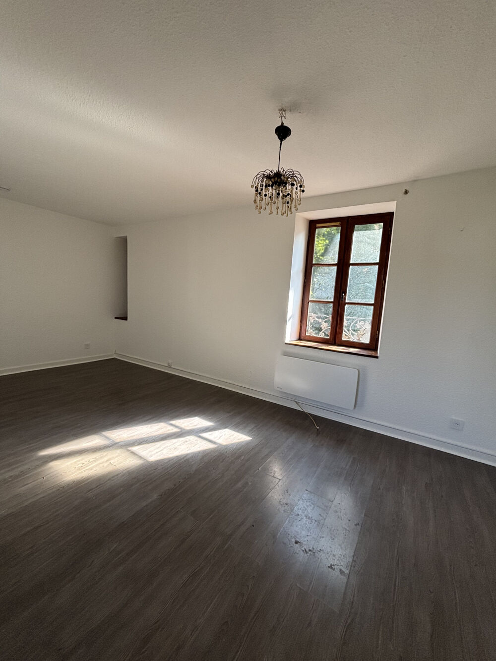 MEYLAN : 16 Ter Chemin de la villeDans petite maison avec beaucoup de cachet, grand studio équipé ...