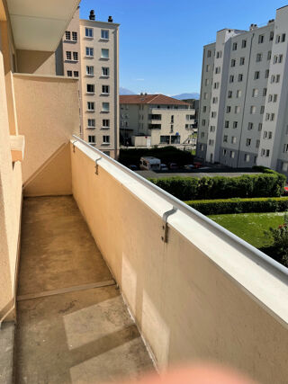  Appartement à louer 4 pièces 62 m²