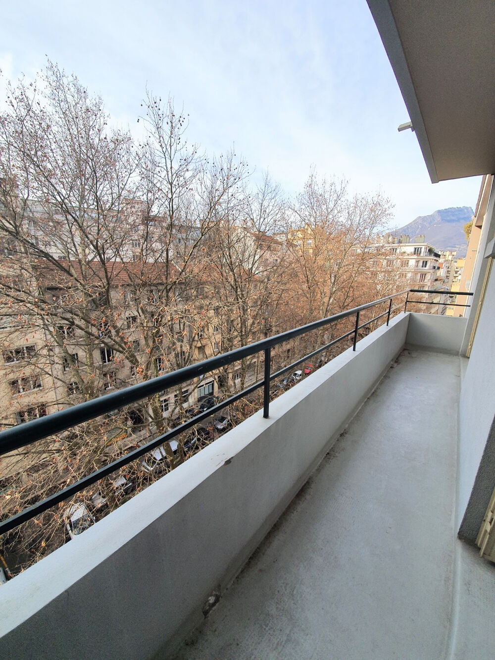 Location Appartement GRENOBLE : 64 Bld Maréchal Foch - Dans immeuble de très bon standing, au pied de la ligne de tram, beaux ... Grenoble