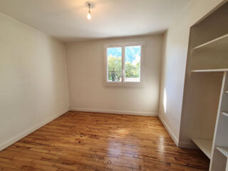  Appartement à louer 3 pièces 63 m²