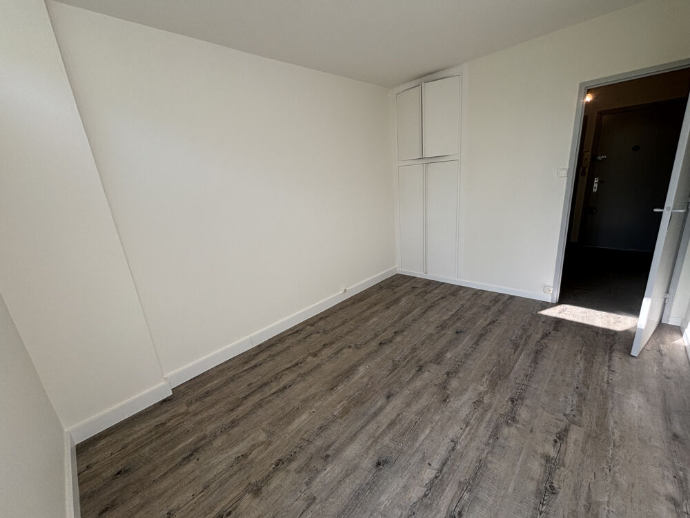Location Appartement GRENOBLE : 30 avenue Jeanne d'Arc - PALAIS DES SPORTS - Dans petite copropriété, 2P+Cuisinette d'environ ... Grenoble