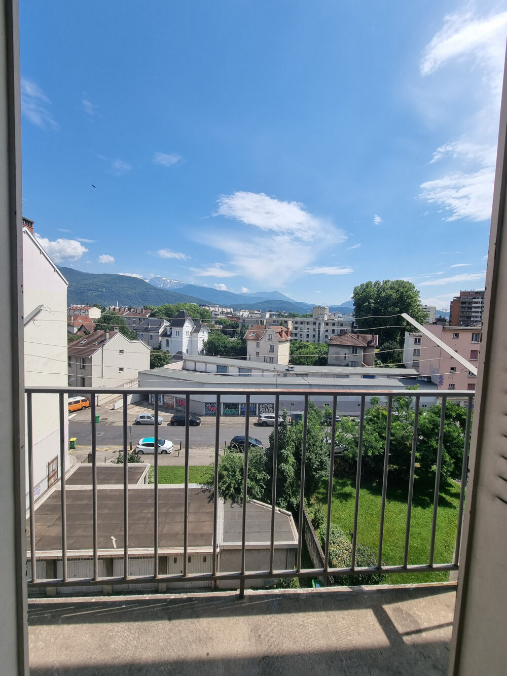 Location Appartement GRENOBLE - Appartement  3 Pièces + Cuisine Grenoble