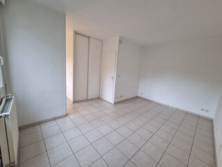  Appartement à louer 1 pièce 28 m²