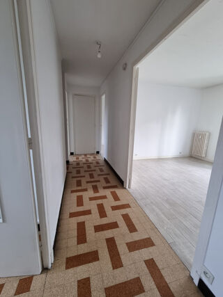  Appartement à louer 3 pièces 53 m²