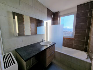  Appartement � louer 3 pi�ces 77 m�