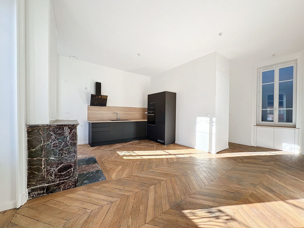 Superbe T3 de 72 m2 en hyper centre de Villefranche