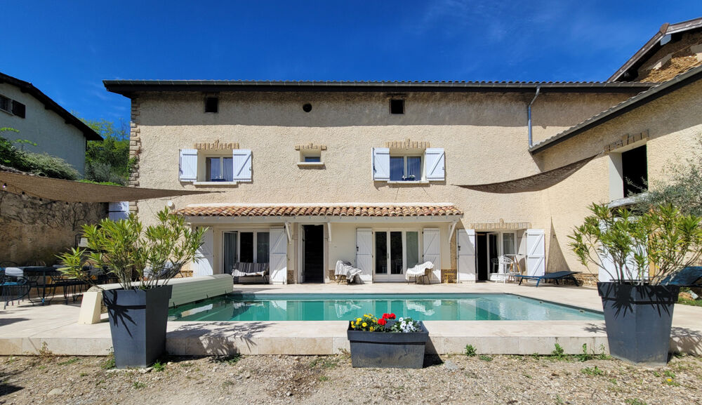 Corps de Ferme rénové T7_ 220m2_Piscine-_Terrain 1000m2