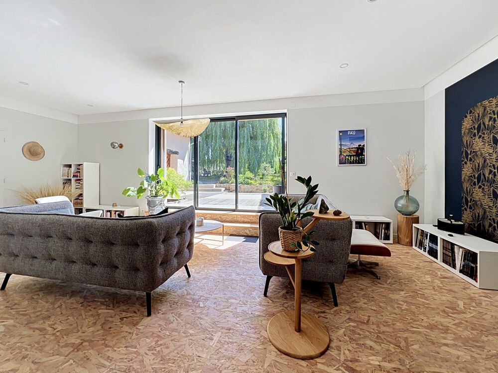 Maison de village avec jardin - 223m2 au coeur du village de Fareins