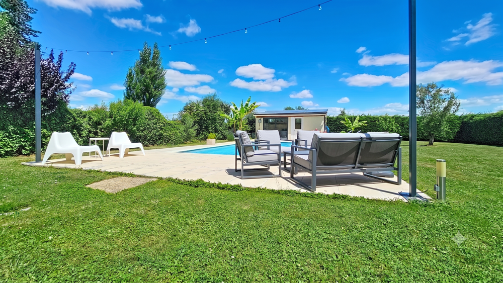 Vente Maison Gleizé - Maison familiale de 280m2 - Terrain 1600m2, Piscine - Grange de 100m2 Gleize