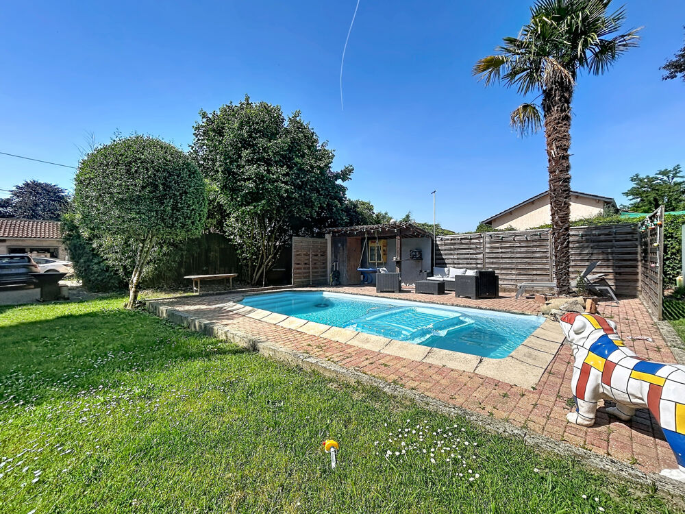 Reyrieux Belle maison familiale de 157 m2 avec studio indépendant, piscine et double garage